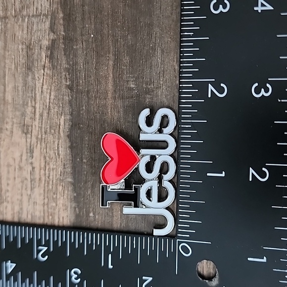 I Love Jesus  pin    I❤️Jesus Brooch Pin - Picture 3 of 3